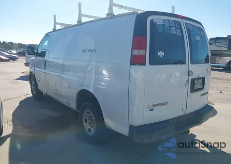 2005 Chevrolet Express z USA, uszkodzony, nr VIN 1GCHG35U151121293